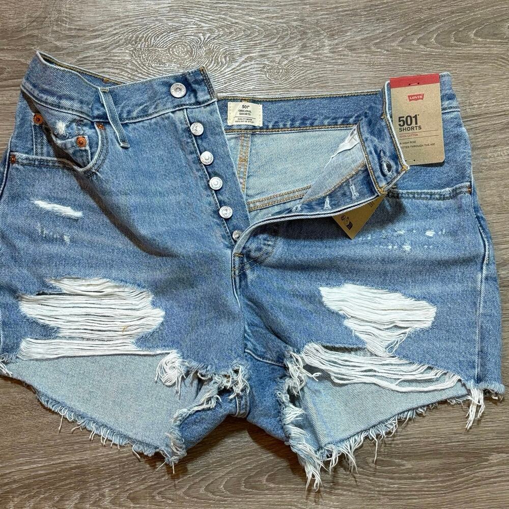NWT Levi’s 501 Original High Rise Distressed Denim Shorts Size 32​